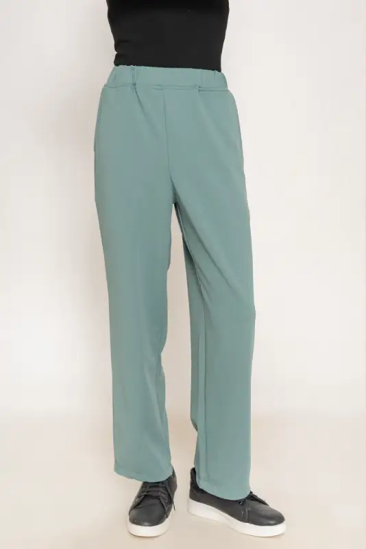Relaxed High-Rise Straight-Leg Active Pants - Image 5