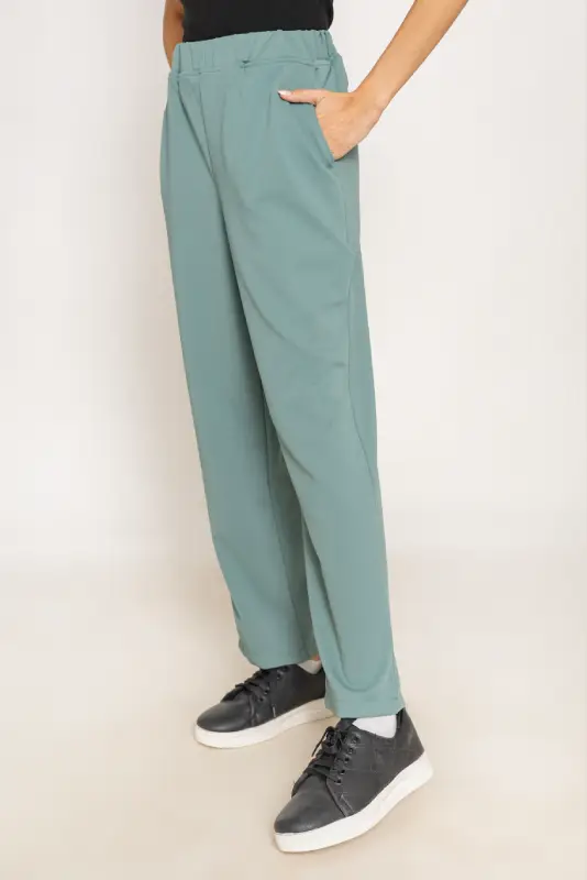 Relaxed High-Rise Straight-Leg Active Pants - Image 4