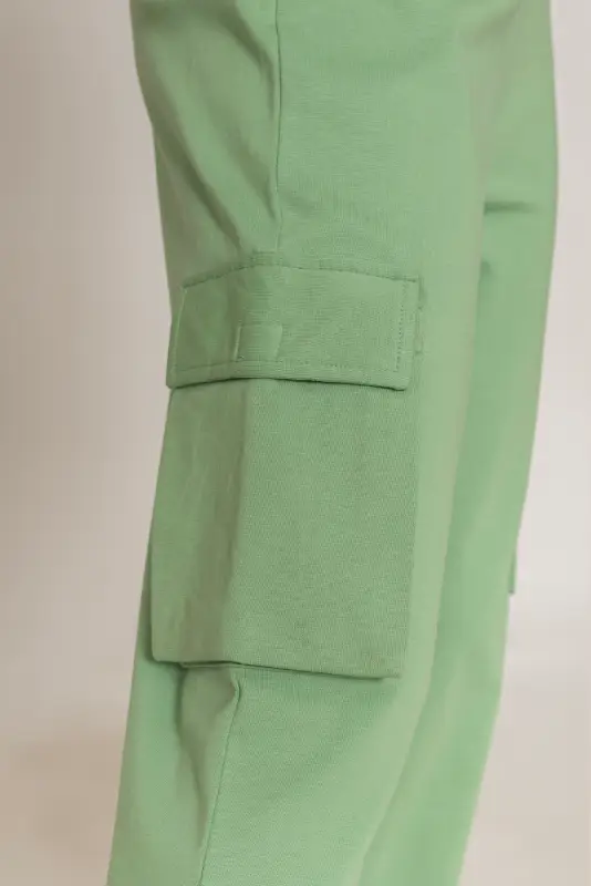High-Rise Textured Cargo Joggers - Image 2
